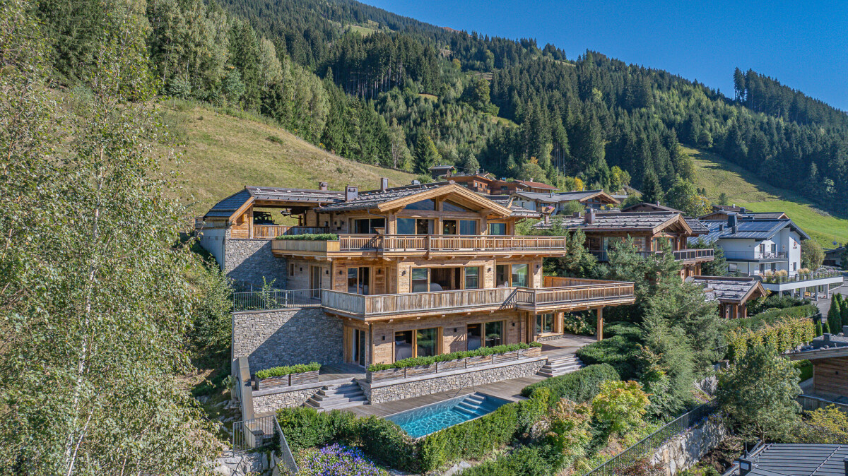 KITZIMMO-Summit View ? High-End-Chalet mit endlosem Weitblick - Immobilien Jochberg.