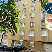 Geplegter Neubau aus den 1960er Jahren