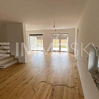 HELL - GROSSZÜGIG - HEIMELIG