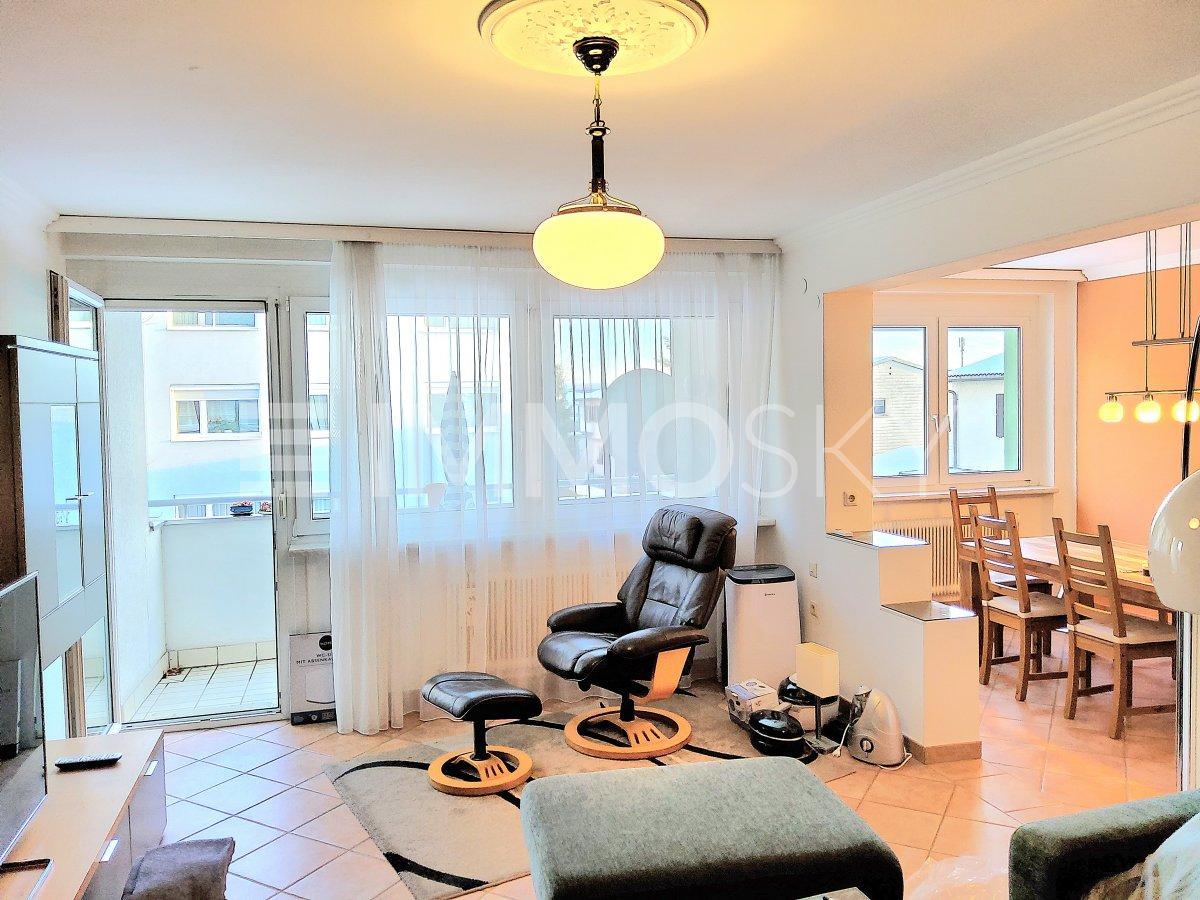 ..mit Ausgang Balkon