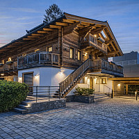 KITZIMMO-Luxus-Stadtvilla in Kitzbühel.-1