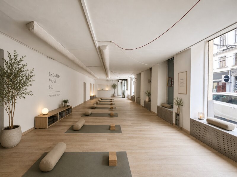 Visualisierung Yoga-Studio KI-generiert