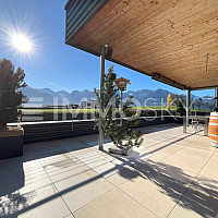 Sonnige Terrasse mit herrlicher Aussicht