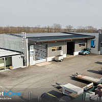 Betriebshallen mit Buero