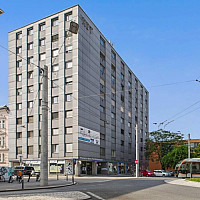 CAM04191G0-PR0053-STILL020