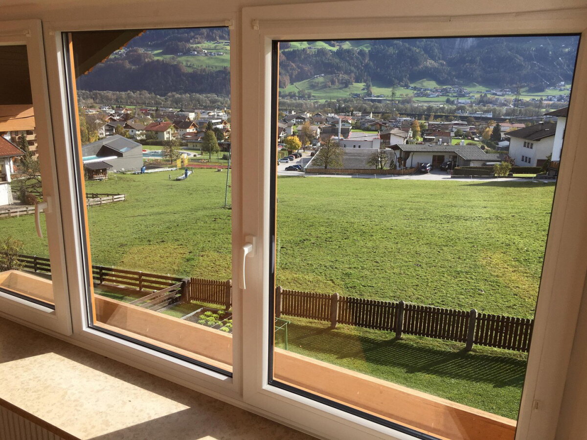 Blick vom Wohnzimmer auf das I