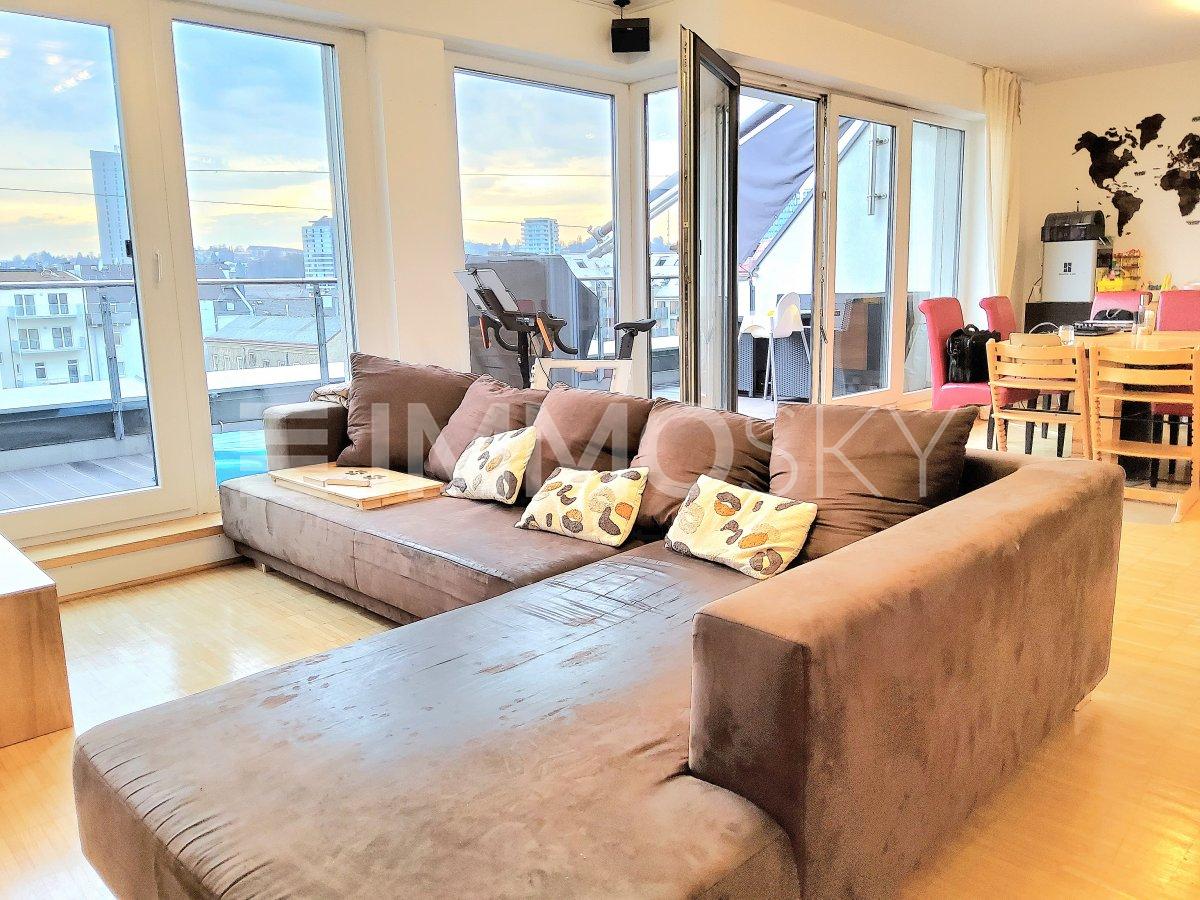 Wohn-Essraum mit Terrassenausgang