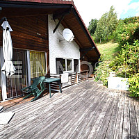 Ostterrasse über der Garage