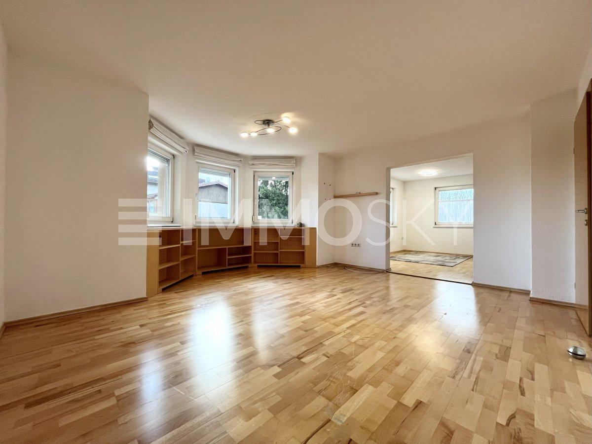 Wohnzimmer mit Erker