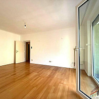 Wohnzimmer, Blick zu Vorraum