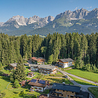KITZIMMO-Grundstück mit Baugenehmigung für ein exklusives Chalet - Immobilien Oberndorf.