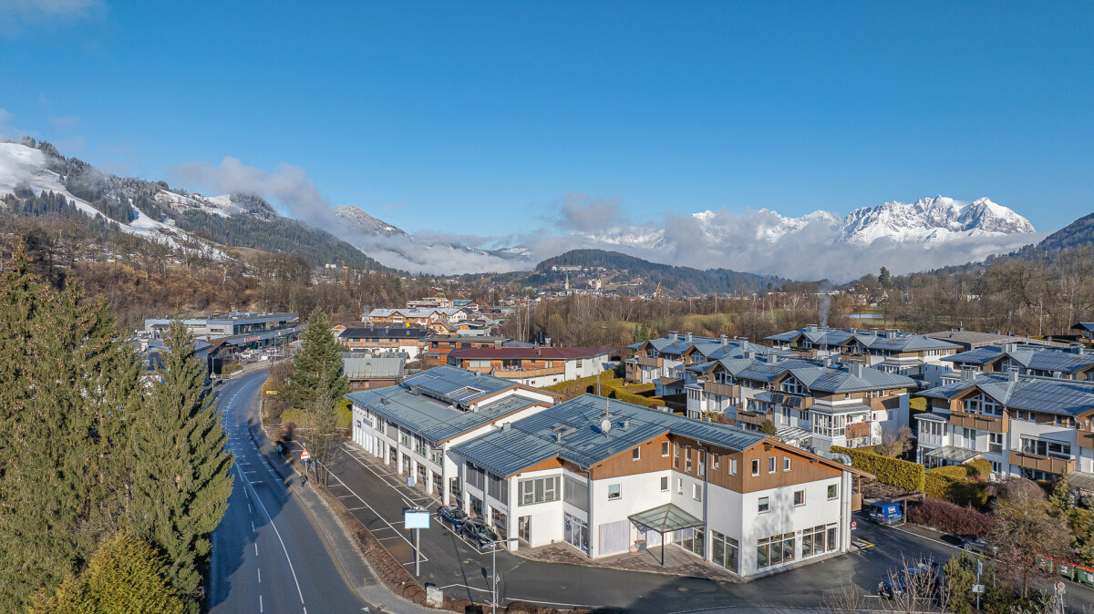 KITZIMMO-Dachgeschoss-Büro mit genehmigter Erweiterung kaufen - Immobilien Kitzbühel.