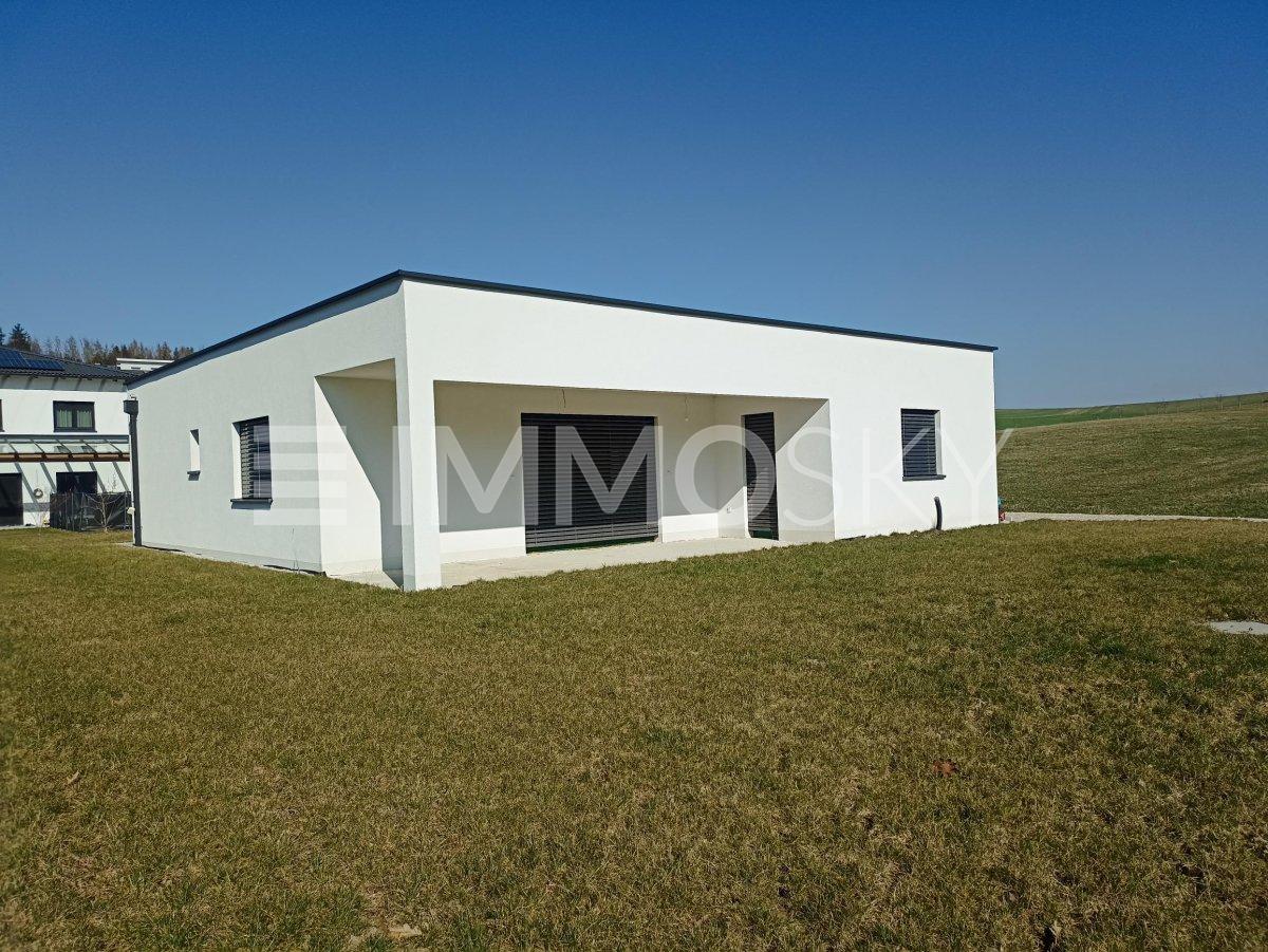 Bungalow mit Doppelgarage