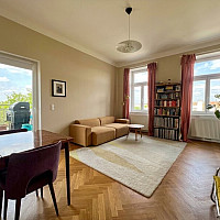 Wohnzimmer / Balkon