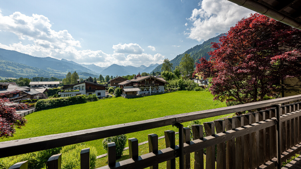 KITZIMMO-Domizil mit Potenzial in zentrumsnaher Ruhelage - Ski Out - Immobilien Kitzbühel.