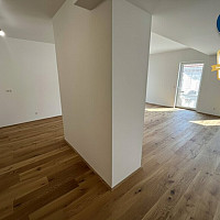 Wohnzimmer und Küche, kreisförmig begehbar