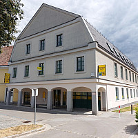 Gebäude Vorderansicht