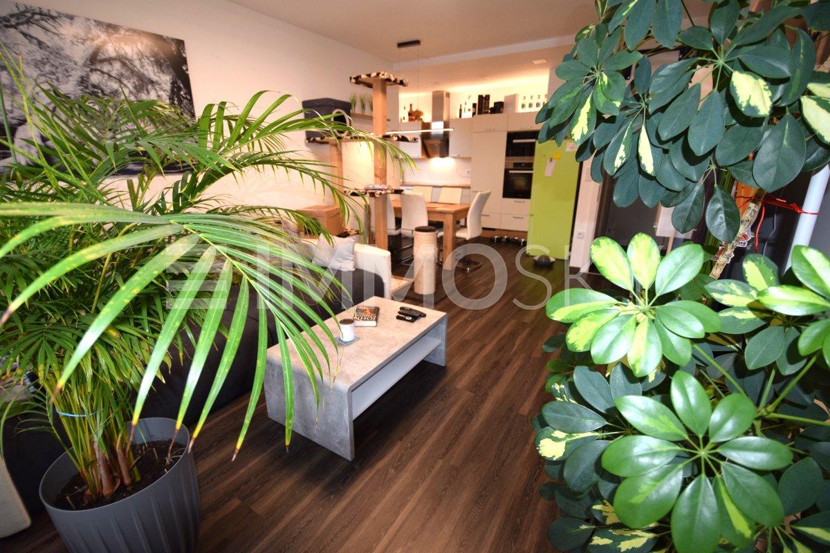 schöner, großer Wohnraum