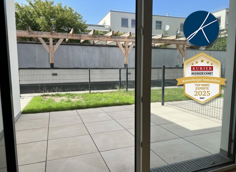 Terrasse und kleiner Vorgarten