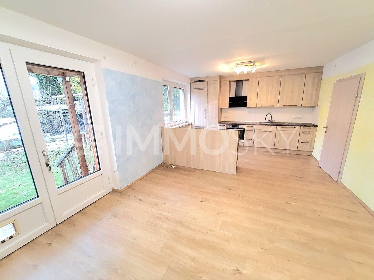 Küchen Wohnraum mit Ausgang Garten