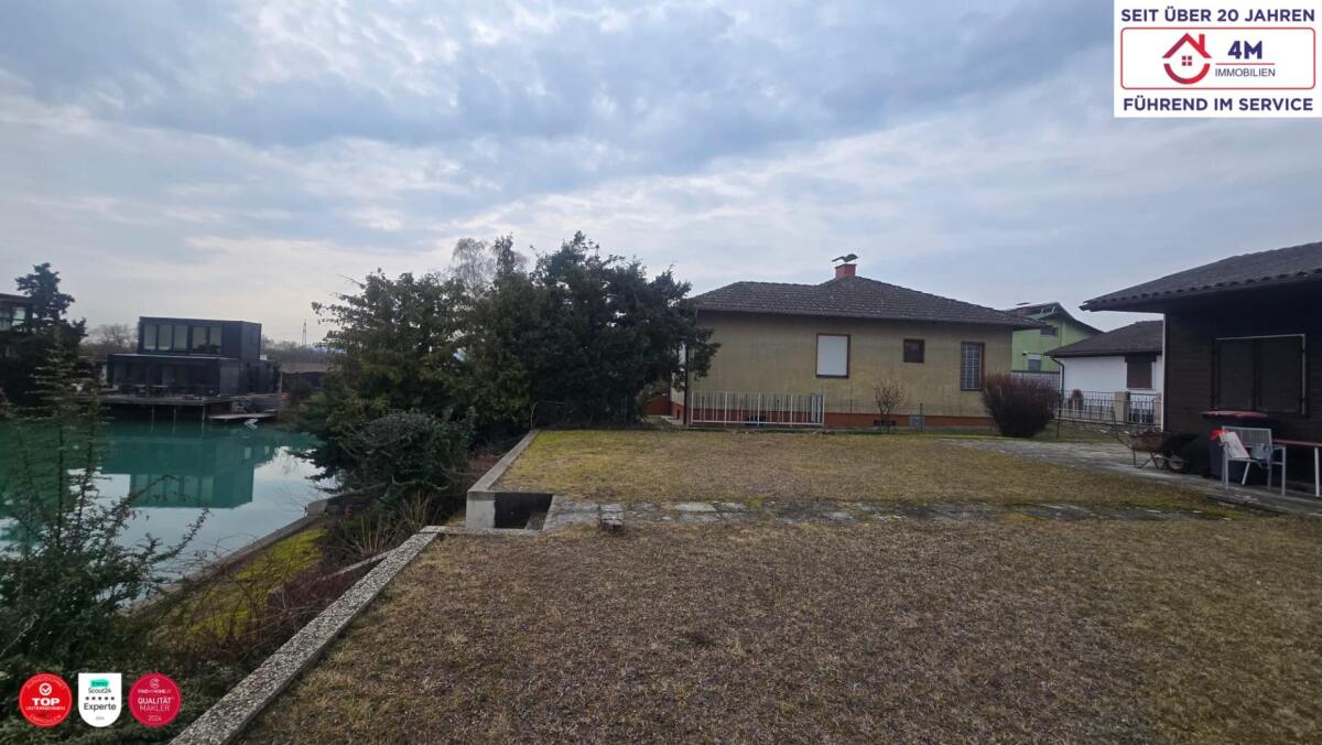 Grundstück und Stufenabgang See