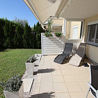 Traumhafte, neuwertige 3 Zi Gartenwohung mit 400m² Eigengarten und Tiefgarage in Waidmannsdorf