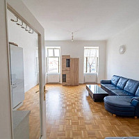 Wohnessbereich mit KI aufgeräumt !