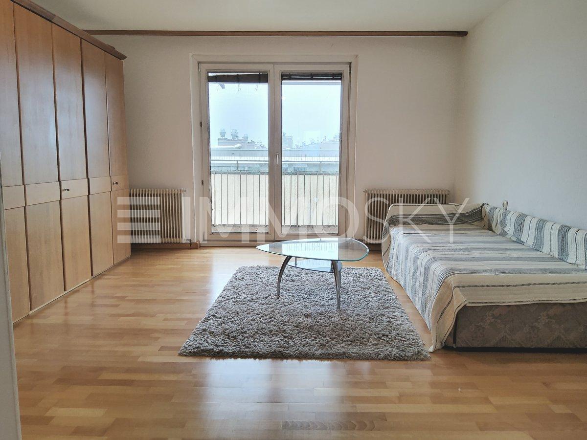 2 x 22 m² Wohnraum mit Balkon