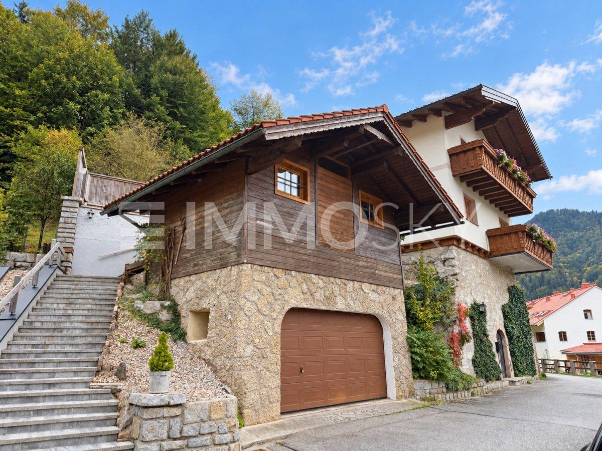 Aufgang Haus/Garage