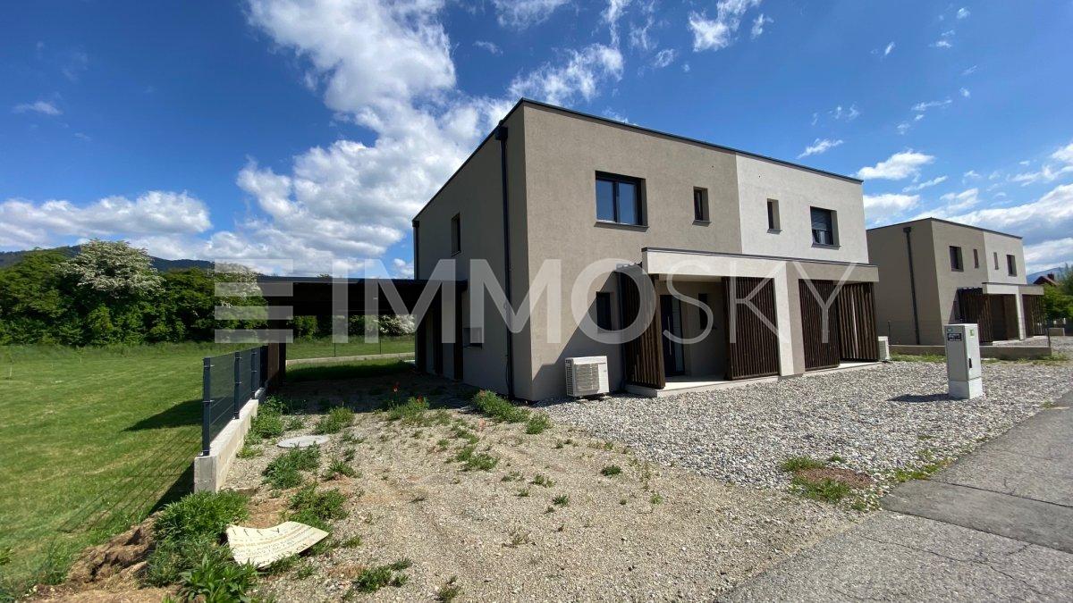 ERSTBEZUG - TERRASSE MIT EIGENEM GARTEN - INCLUSIVE CARPORT