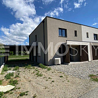 ERSTBEZUG - TERRASSE MIT EIGENEM GARTEN - INCLUSIVE CARPORT