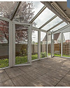 Terrasse mit Wintergarten