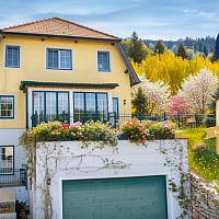 Haus mit Gartenparadies und Blick über das Kamptal