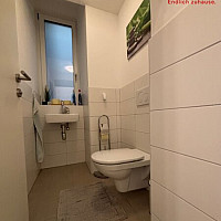 WC mit extra Waschbecken