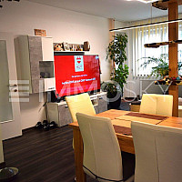 großzügig, hell, freundlich