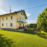 Hausansicht Garten