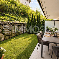 Terrasse (Möbel KI generiert)