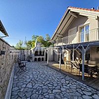 Großer Grill