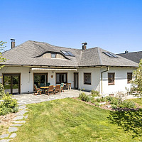 Schöner, gepflegter 270m² Bungalow mit 2 Wohnungen und 1.318m² Grund in Viktring in ruhiger sonniger Aussichtslage