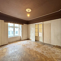straßenseitiges Zimmer