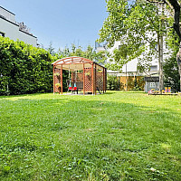 Großer Garten samt Teehaus