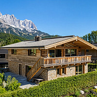 KITZIMMO-Luxuschalet mit Kaiserblick in unmittelbar am Skilift kaufen - Immobilien Going.