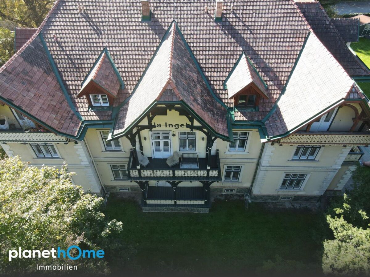 Villenansicht Drohnenflug